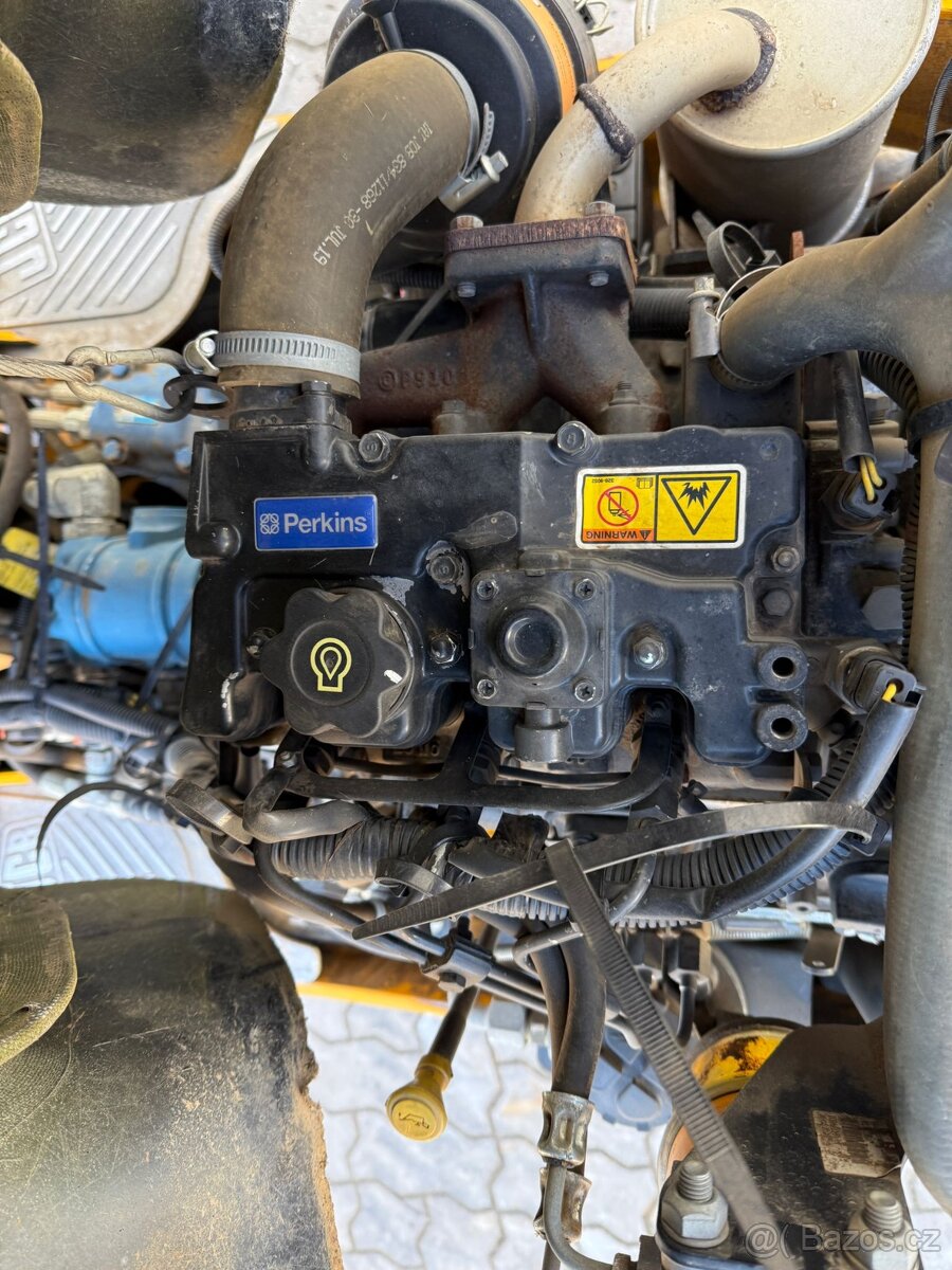 Prodám minibagr JCB 8008 CTS - 15