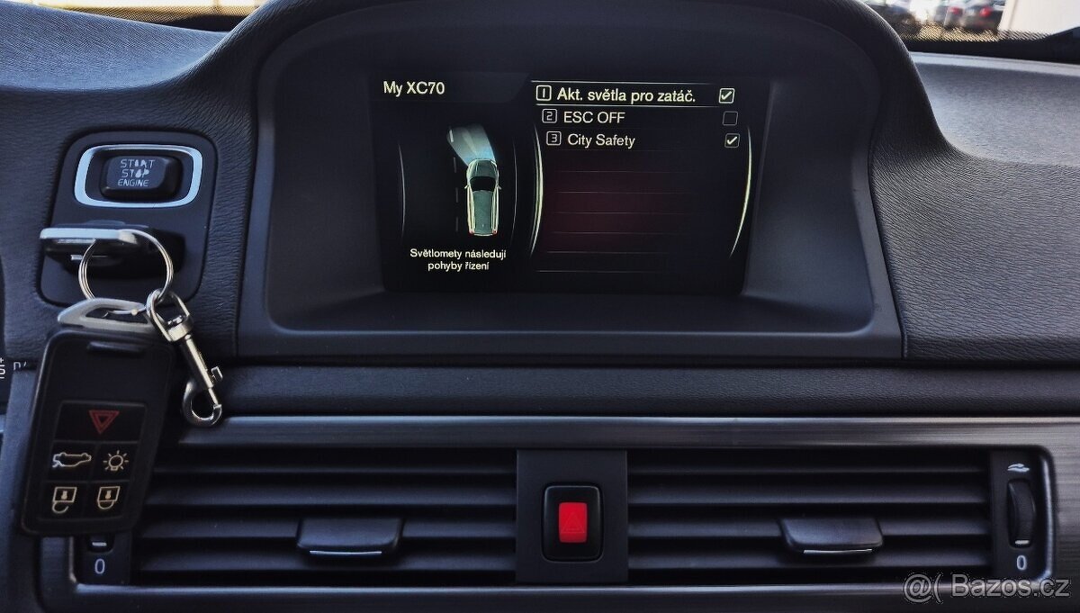 VOLVO XC70 2.4D 133KW 5 VÁLEC 1 MAJITEL AUTOMAT 4x4 XENON - 15