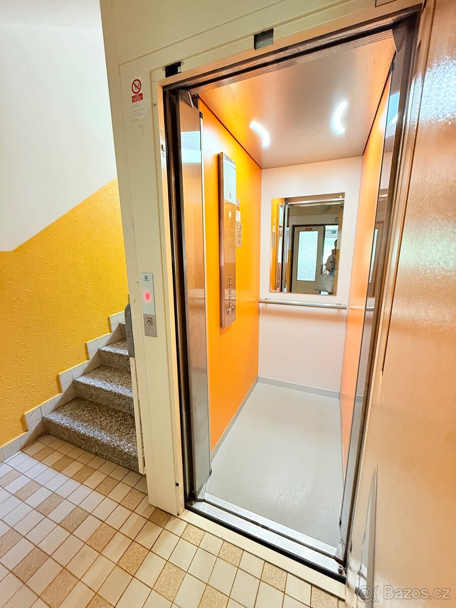 Prostorný a světlý byt 3+1 s balkonem v klidné části Volar - 15