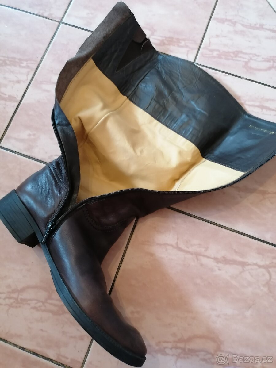 Dámské, kožené kozačky vel. 40 - 15