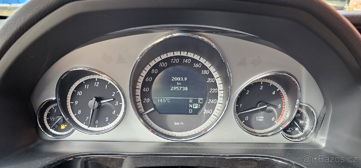 Mercedes-Benz E 350 V6 - 15