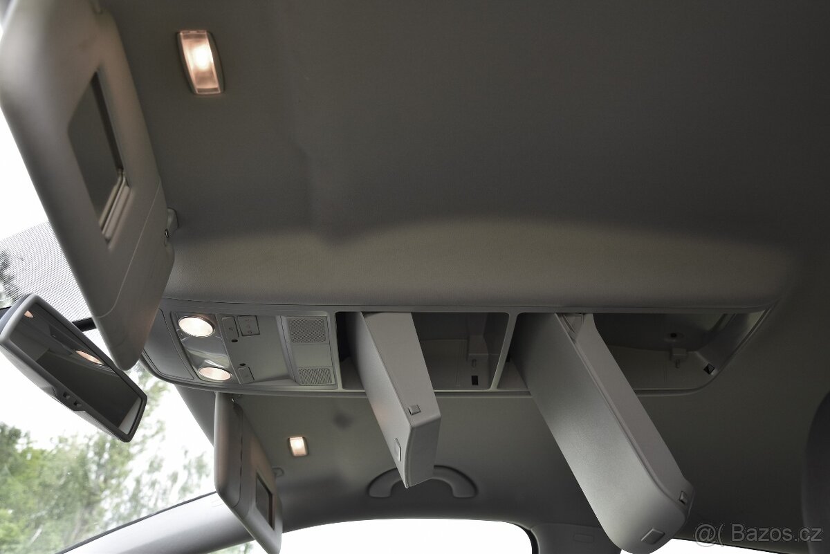 Volkswagen Touran 1.6 TDi CR HIGHLINE DSG,XENONY,KAMERA,TEMP - 15