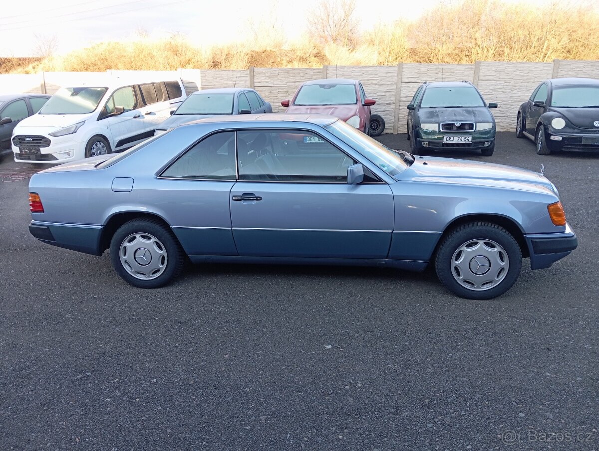 Mercedes Benz W 124 coupe ,1 Majitel - 15