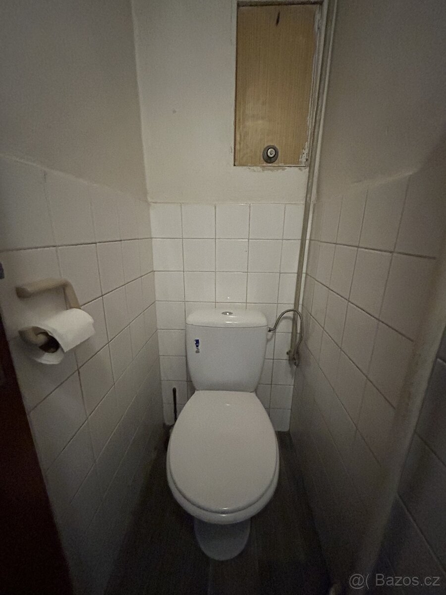 Prodej vyčleněné bytové jednotky v RD s parkovacími místy a - 15