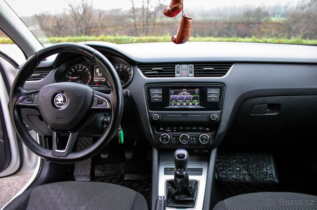 Škoda Octavia Combi 1.6 TDI 110k Active - 15
