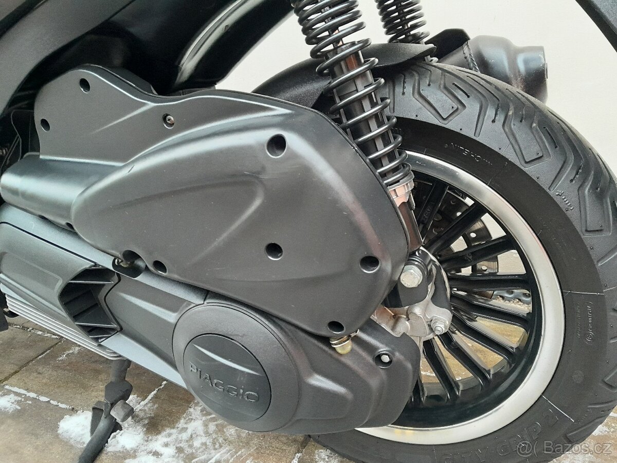 Piaggio Beverly 300i ABS, ASR, 2017, ZIMNÍ CENA - 15