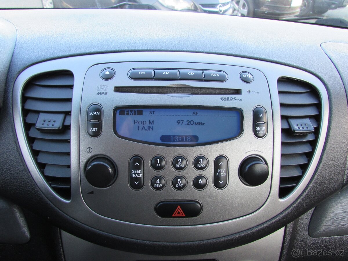 Hyundai i10 1.1i 51kW, nová STK, serviska, klima - 15