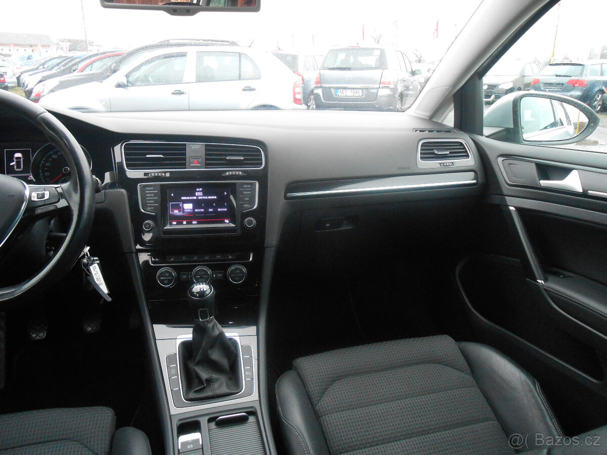 Volkswagen Golf VII 2.0 TDi 110Kw Highline CZ, 1.majitel - 15