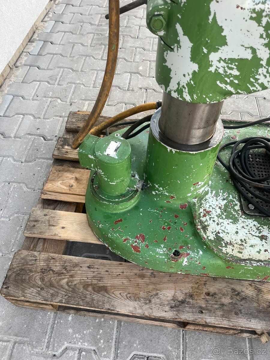 Sloupová vrtačka VS32B - 15