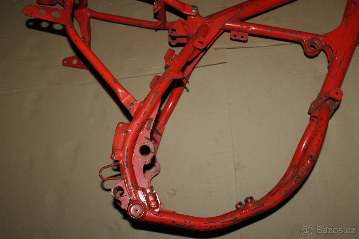 ČZ 125/519 Rám, nádrž , molitan sedla a další díly - 15