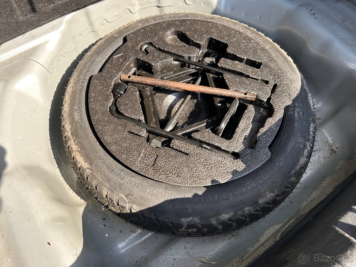 Kia Ceed 1.4 16V, ČR - havarovaný - 15