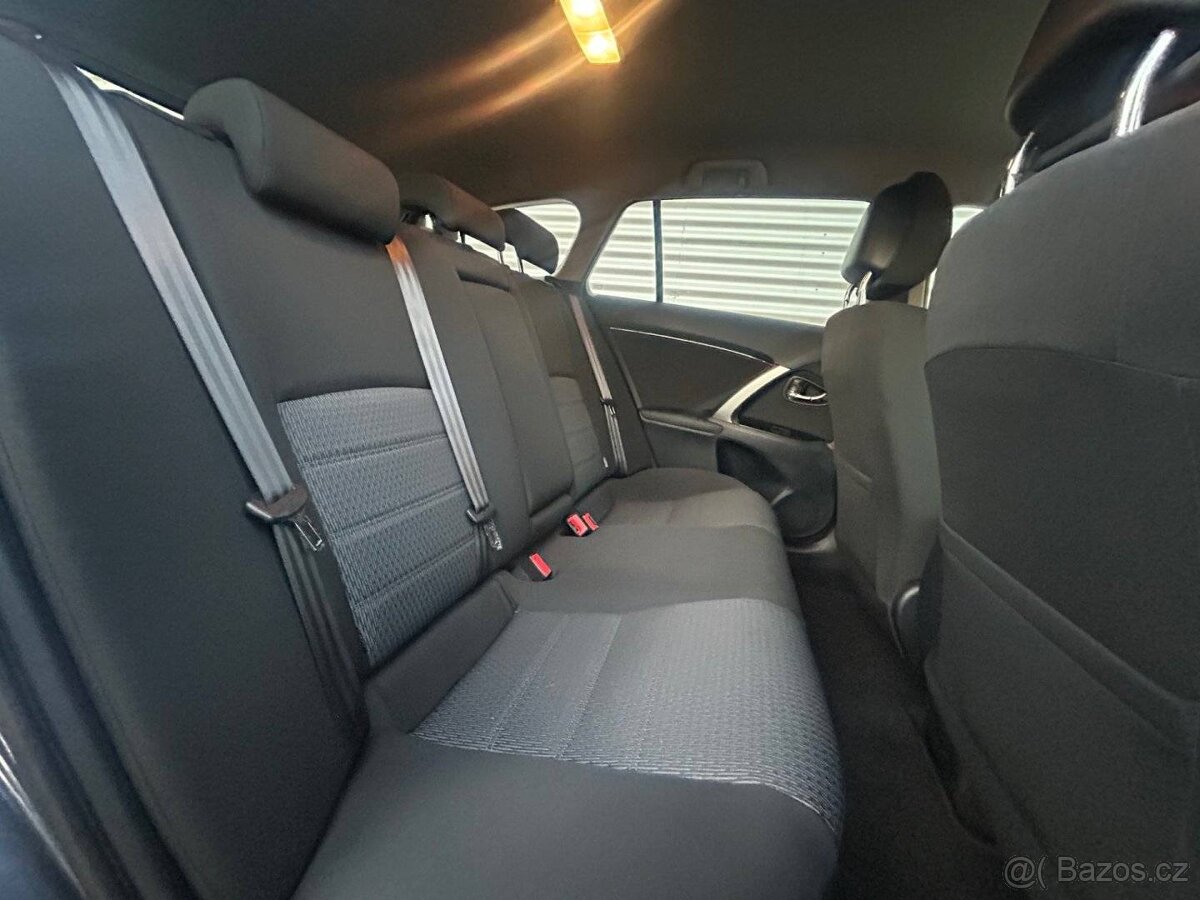 Toyota Avensis, 2.2 D-4D EDITION/1.MAJ./SER.KN - 15