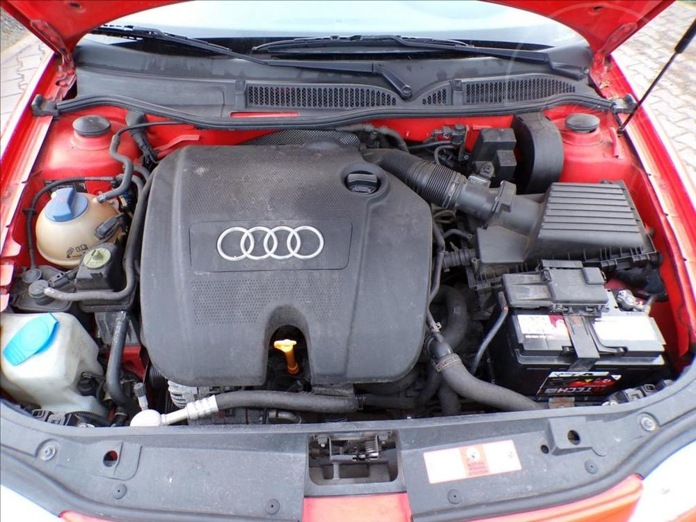 Audi A3 1,6 i KLIMATIZACE - 15