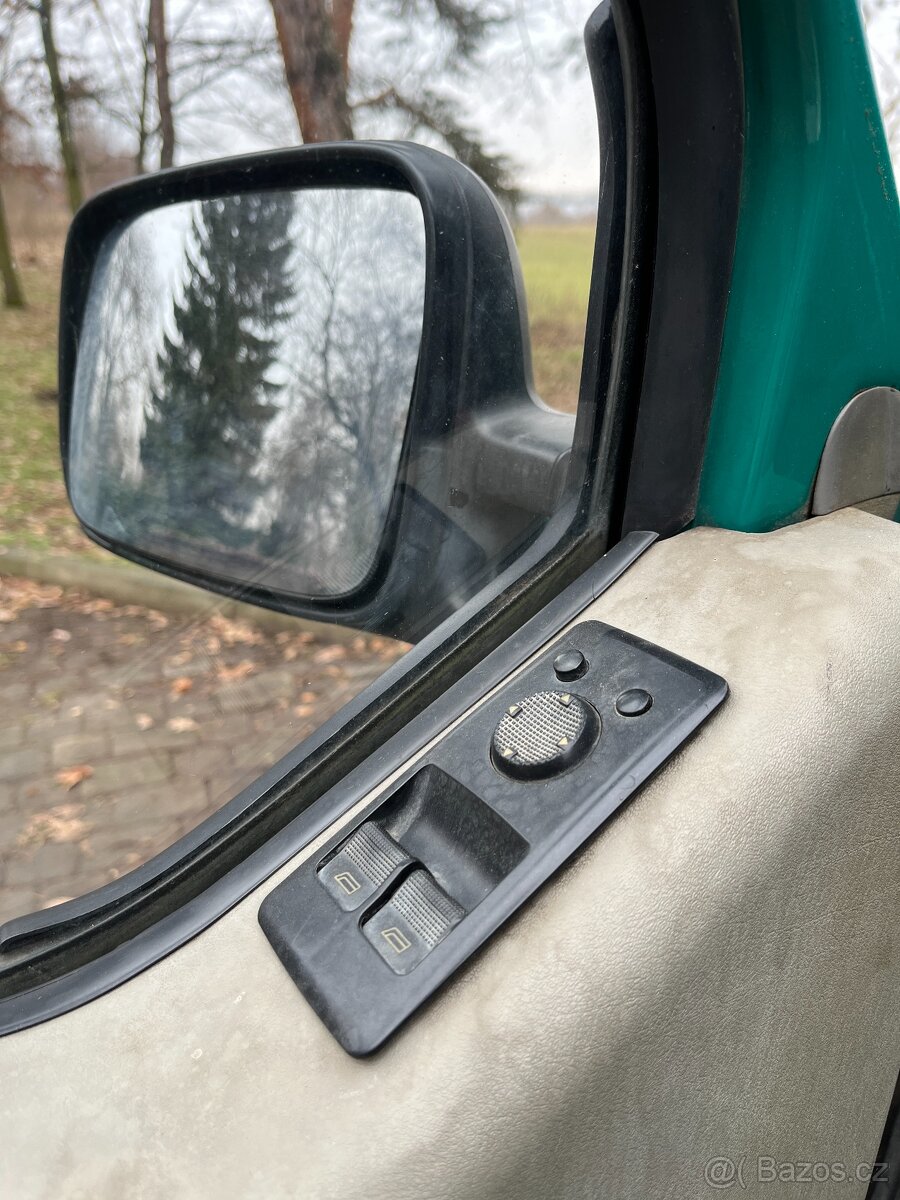 VW Transporter T4 - 2.4D 55kW - 327,000km - 15