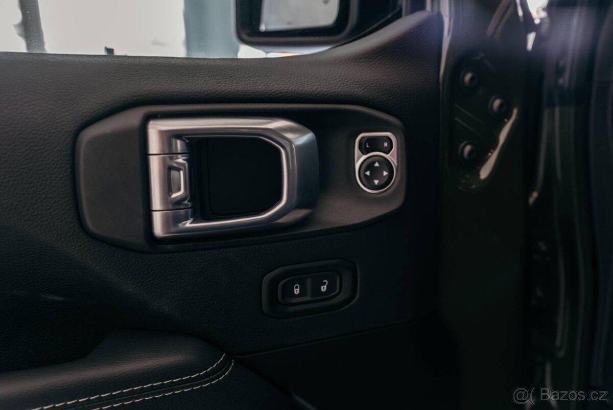 Jeep Wrangler - 15