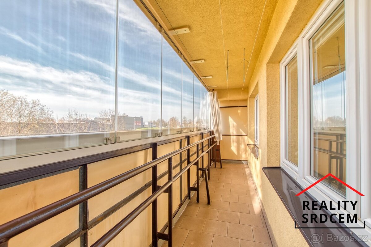 Pronájem bytu 2+1 s lodžií i balkonem, 60 m2, Žižkova, Karvi - 15