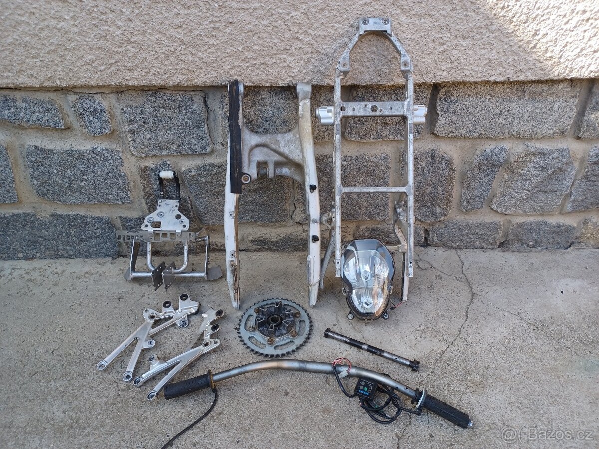 KTM LC8 950 - MOTOR NA DÍLY - 15