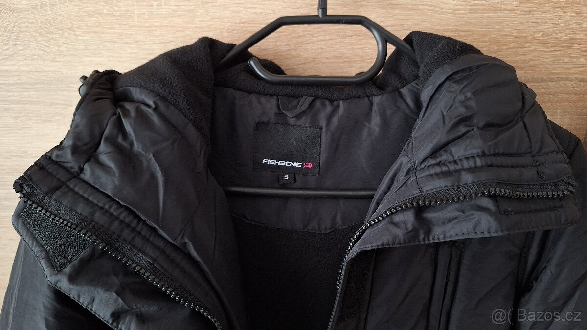 Dámská černá zimní bunda FISHBONE - 15