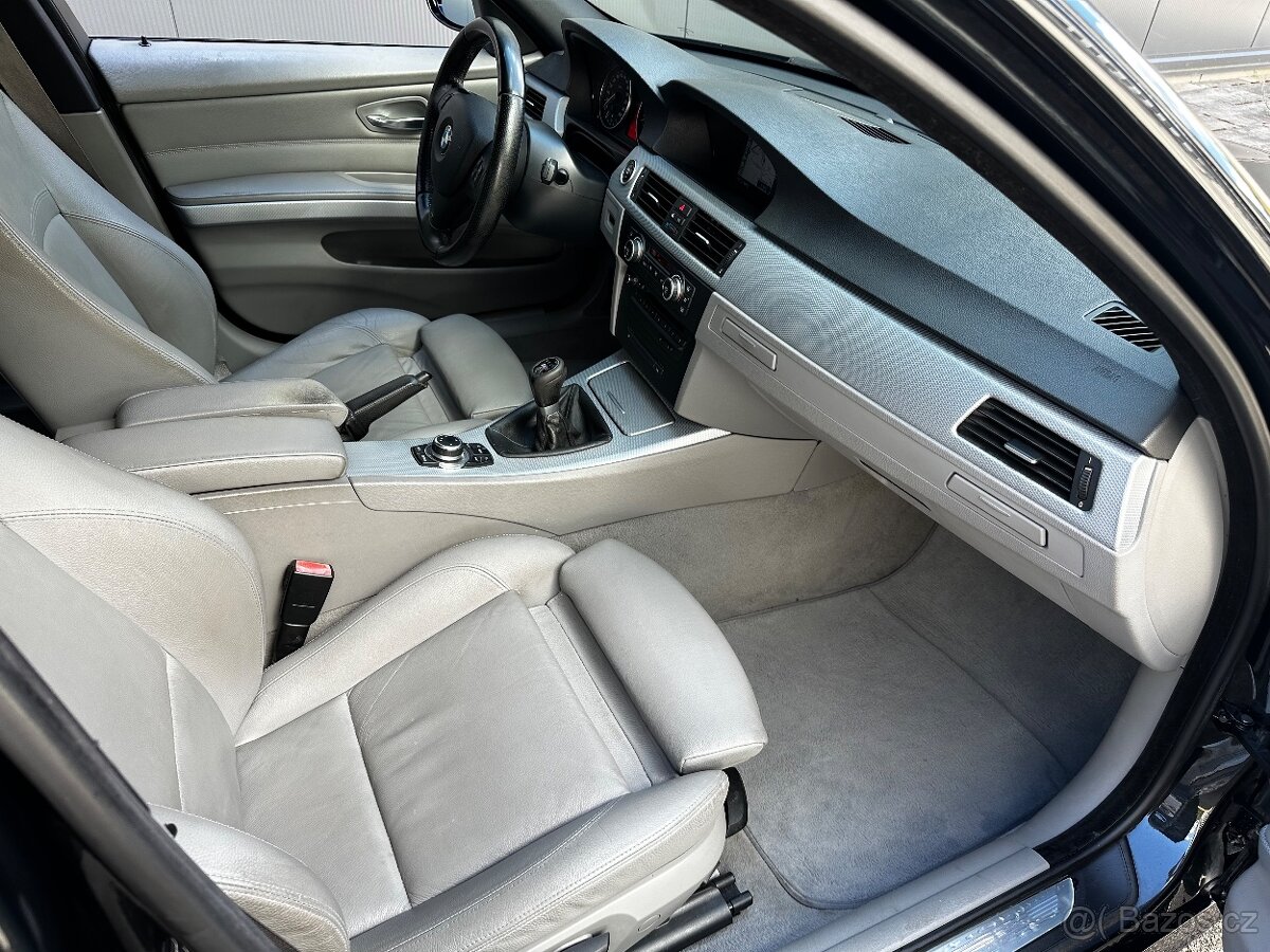 330i 200kw 6st. Manuál, M-paket 229000km, Webasto, LCI - 15