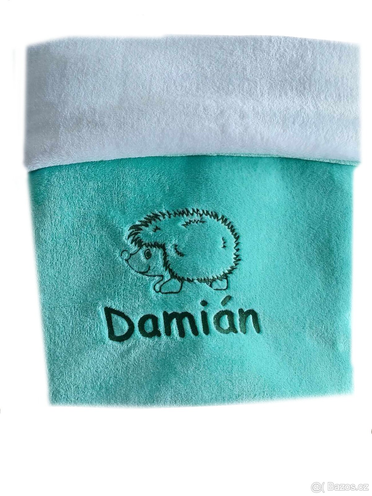 Deka s výšivkou jména a obrázků na přání více barev - 15