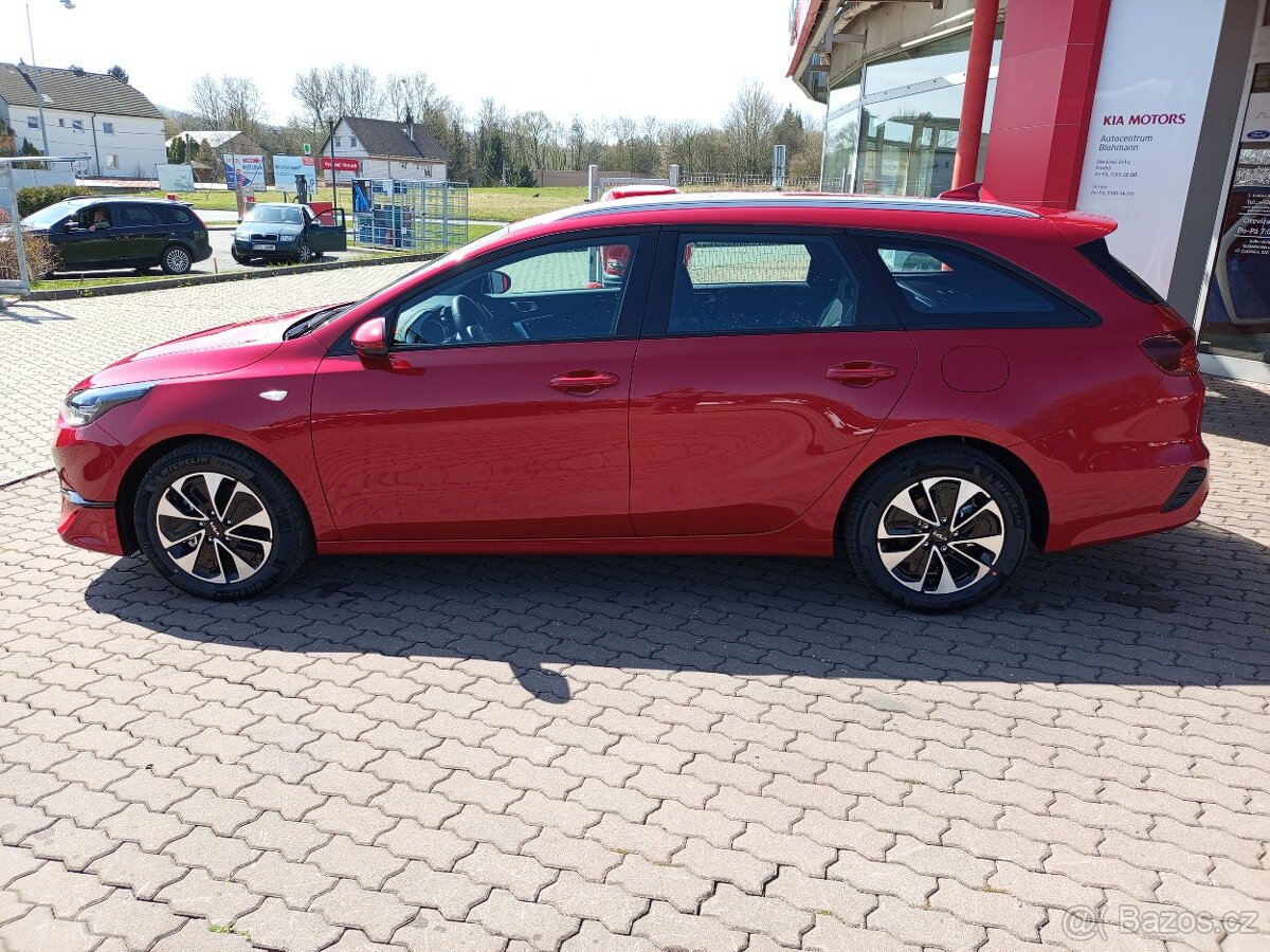 Nová Kia Ceed SW 1.5 T-GDI GPF SPIN - 15