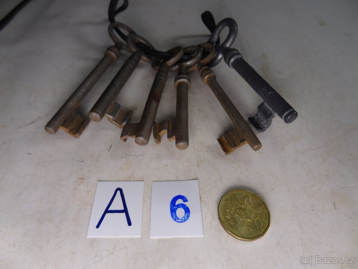 Staré klíče. Sbírka. Velké množství. - 15