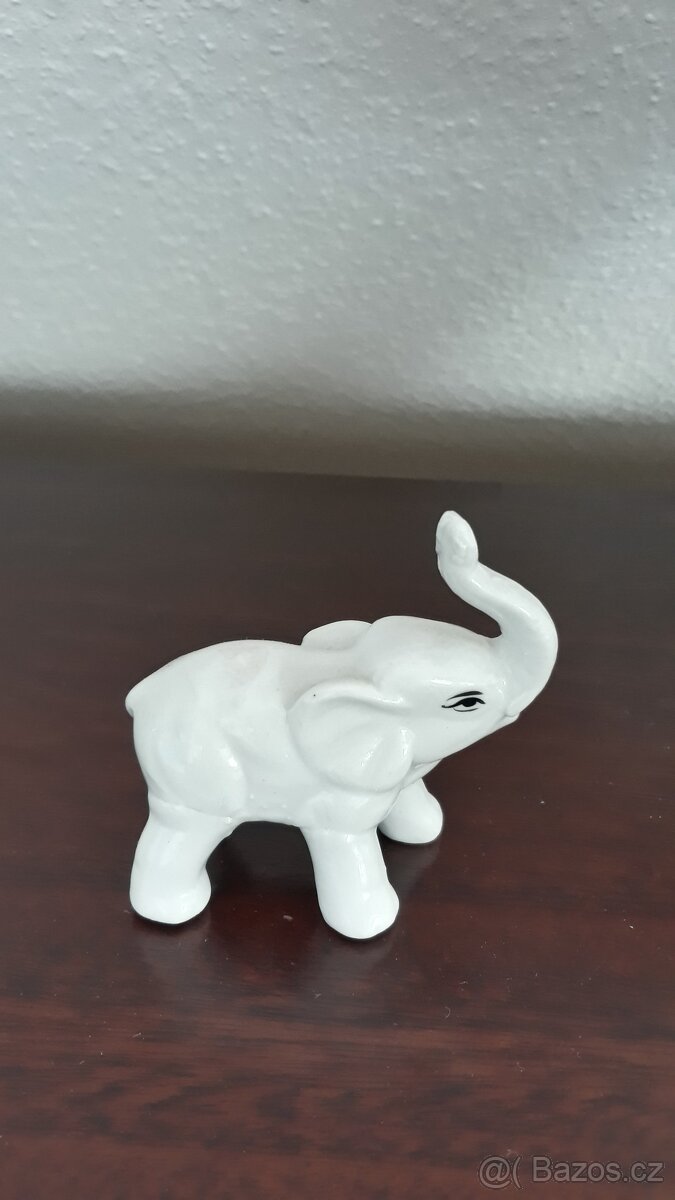 Slleněná vejce a drobné předměty ze skla a porcelánu - 15