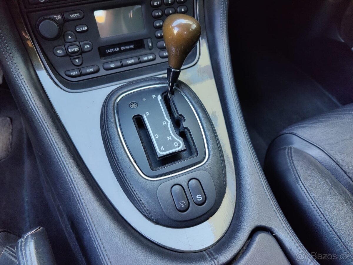 Jaguar XJ V8 SUPERCHARGED 118tkm / 267kW / - 15