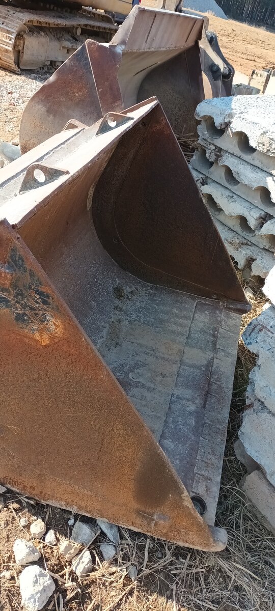 Kolový nakladač Komatsu WA 320-6 - 15