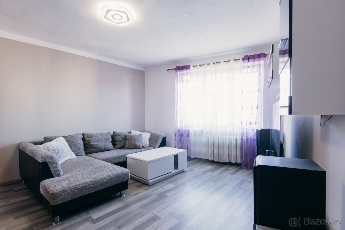 Prodej bytu 3+1 Aš - 15