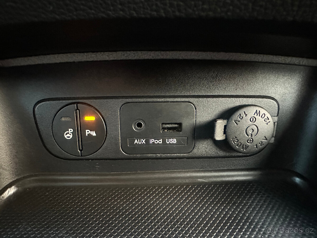 Kia Sportage 2.0CRDi 4x4/135kW/1MAJ/Výhřev - 15