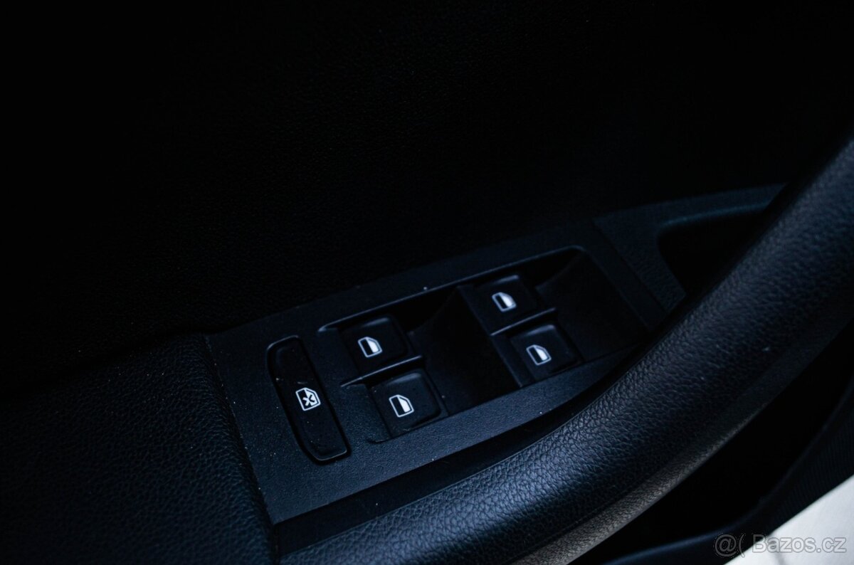 Škoda Octavia Combi 2.0 TDI DPF RS DSG - 15