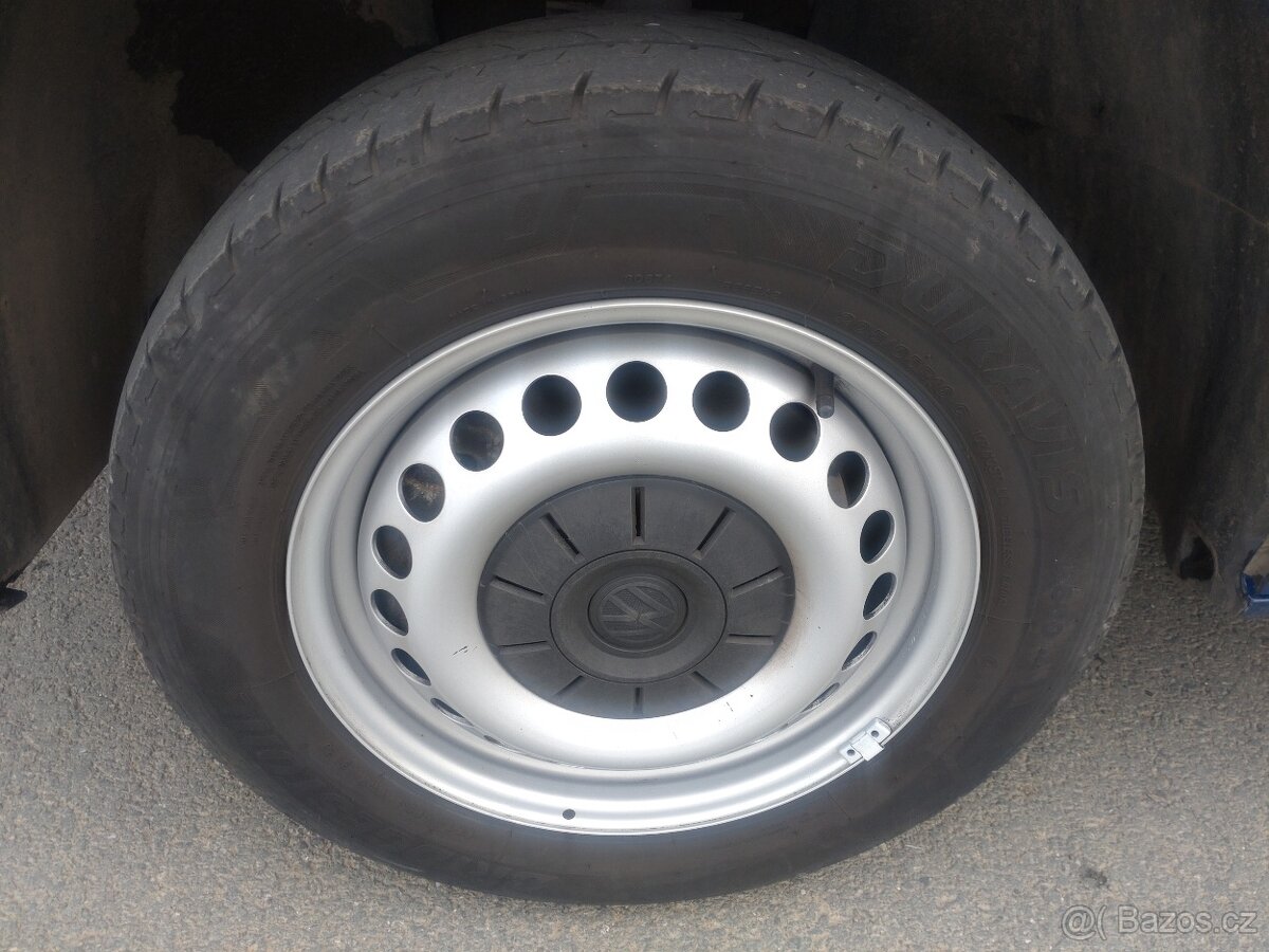 VOLKSWAGEN TRANSPORTER 2.0 TDi T6 - DPH - 76.000 km - 15