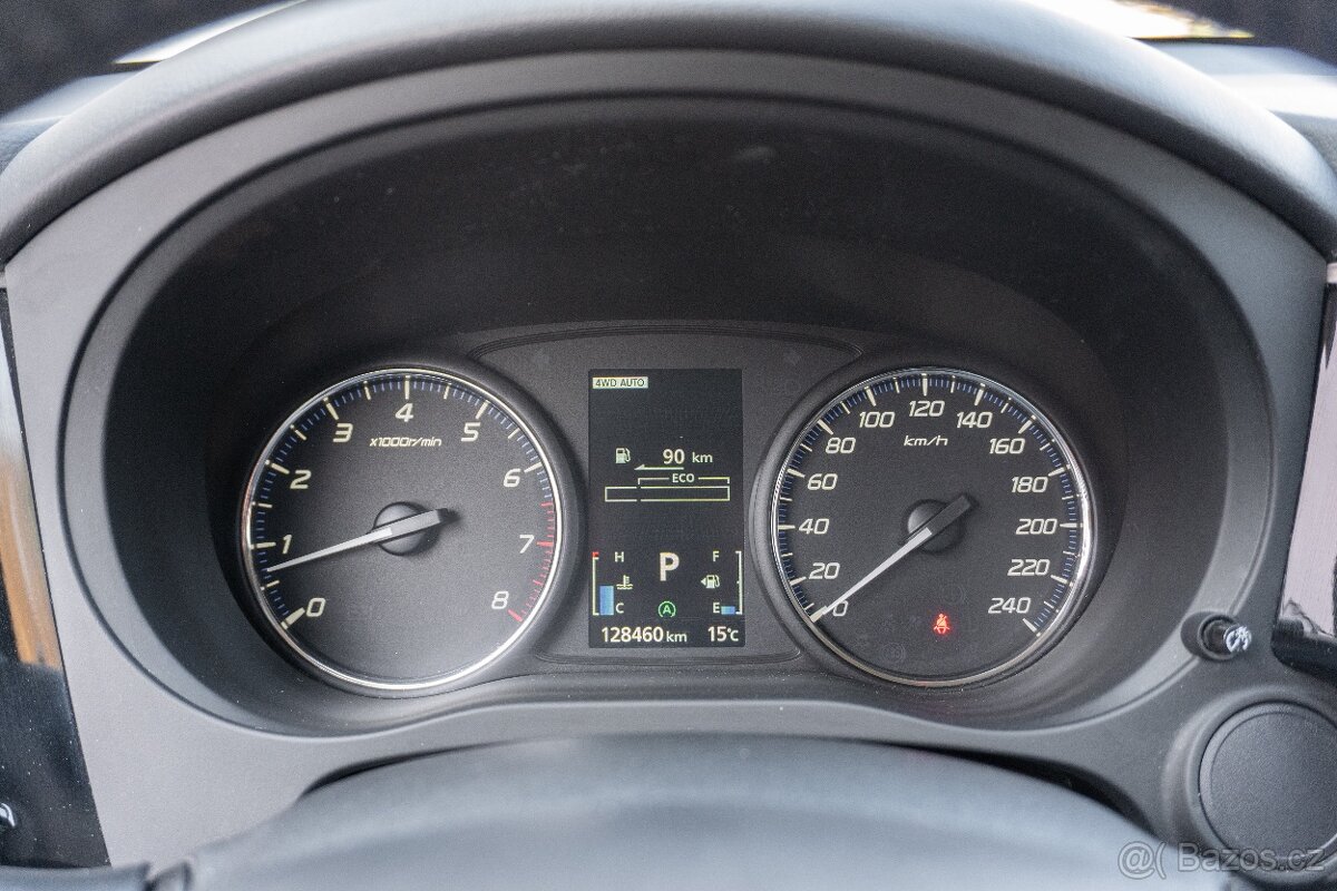 Mitsubishi Outlander 2.0 MIVEC 4x4 automat - 15