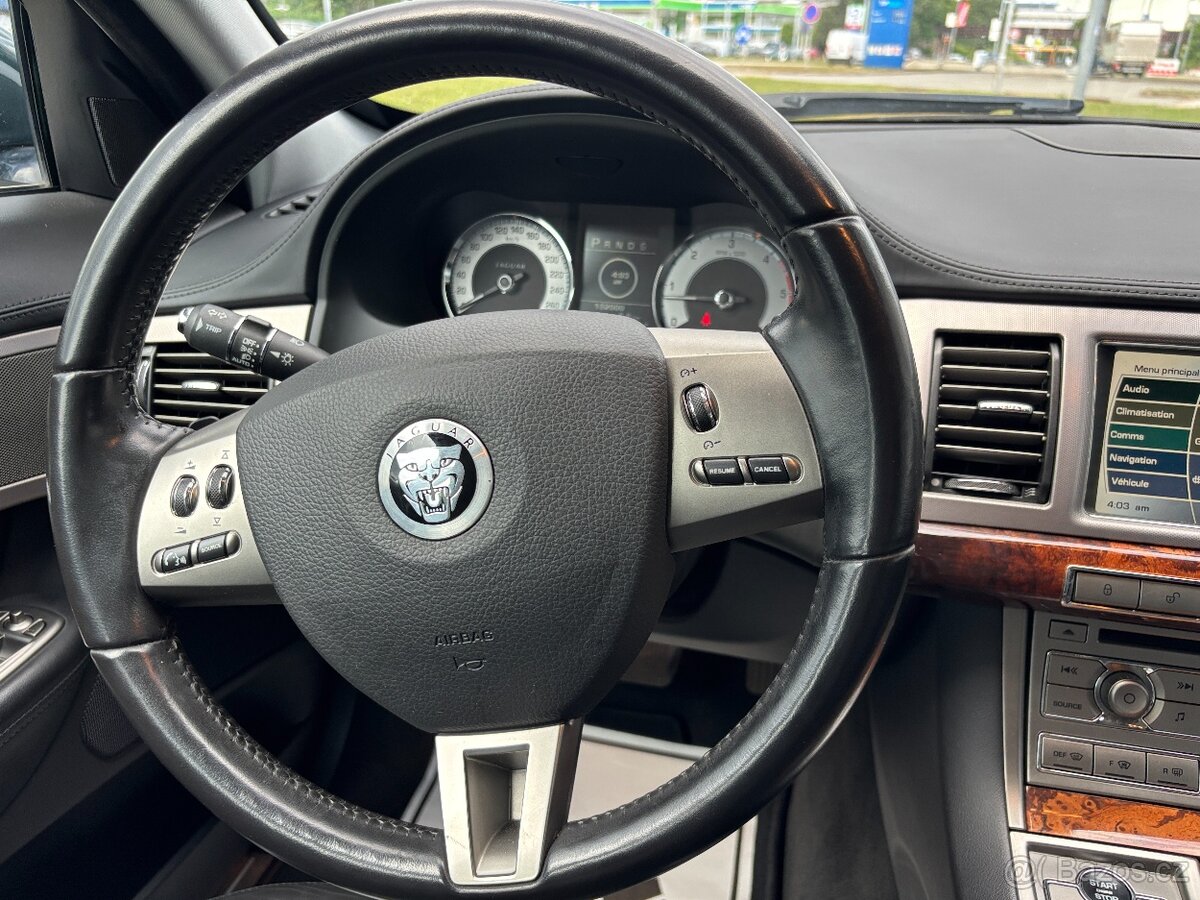 Jaguar XF 3.0D 177kW Automat - 15