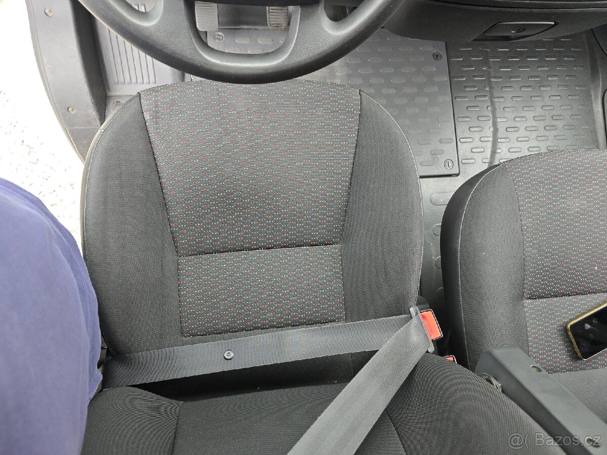 Peugeot Boxer
2,0 HDI
- 15