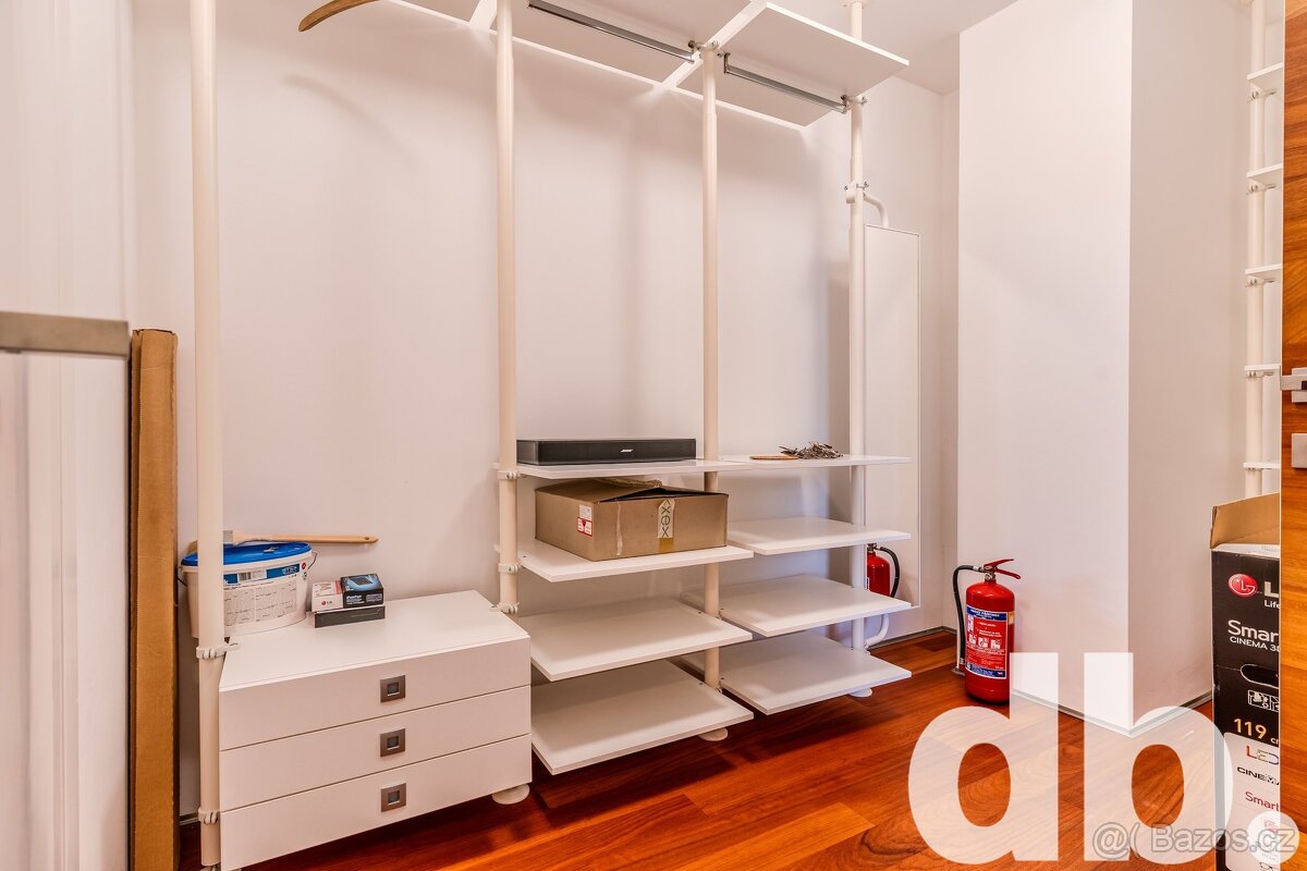 Pronájem bytu 1+kk 70 m², Cheb, ev.č. 01725 - 15