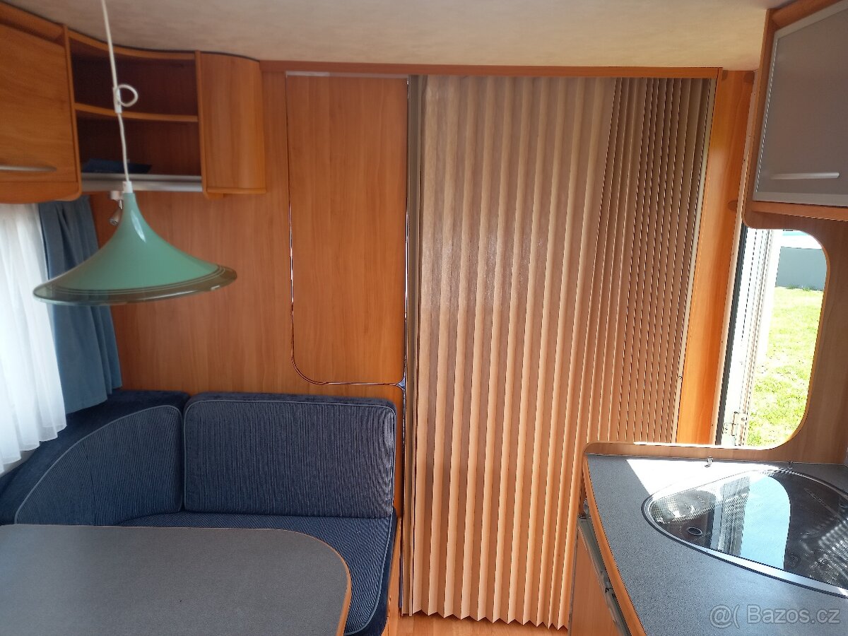 Prodám karavan ADRIA adora 552 ....7 mist na spaní - 15