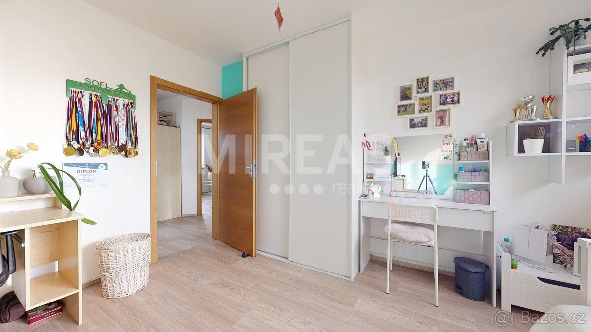 Semice, prodej rodinného domu 5+1, 157 m2 na pozemku 434 m2, - 15