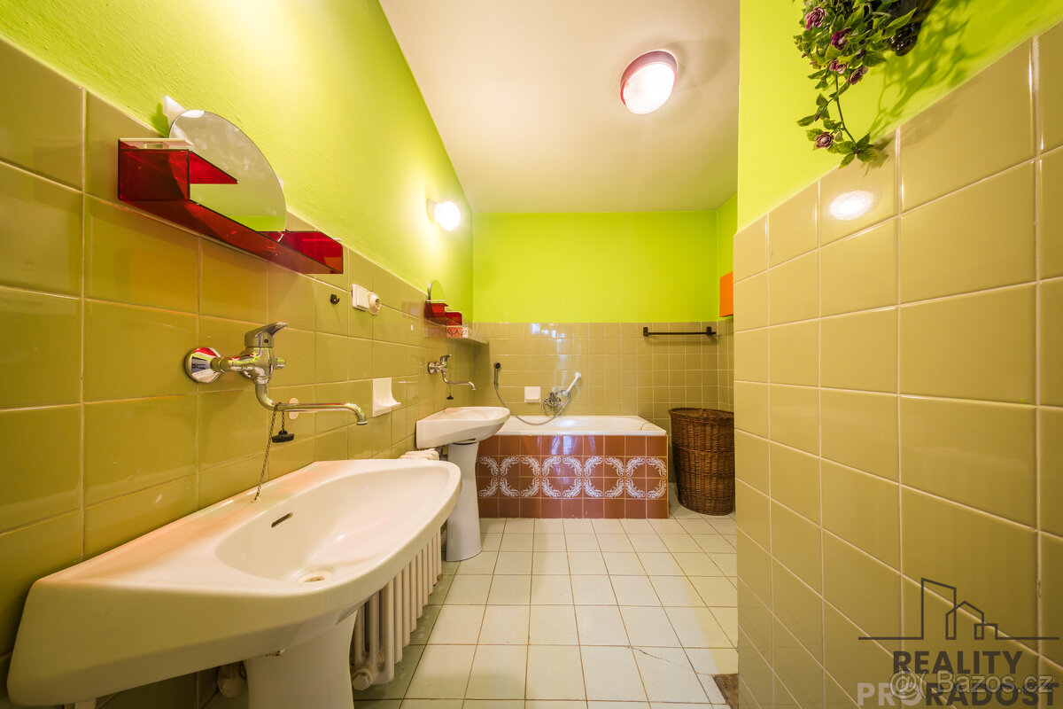 Prodej rodinný dům 4+1 se 2 garážemi v Kyjově, RD Kyjov 4+1 - 15