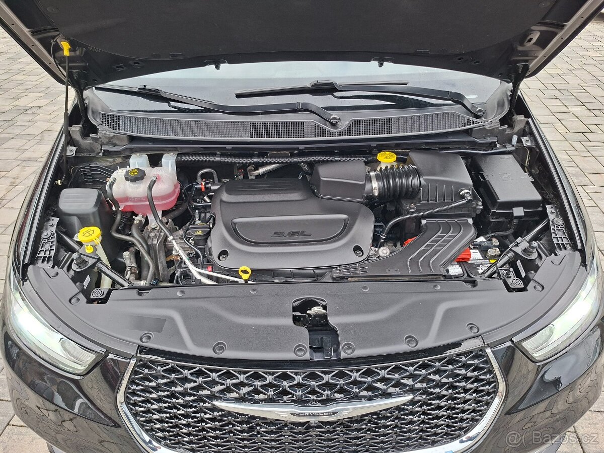 Chrysler Pacifica 3,6L V6, 7míst, bohatá výbava, nový model - 15