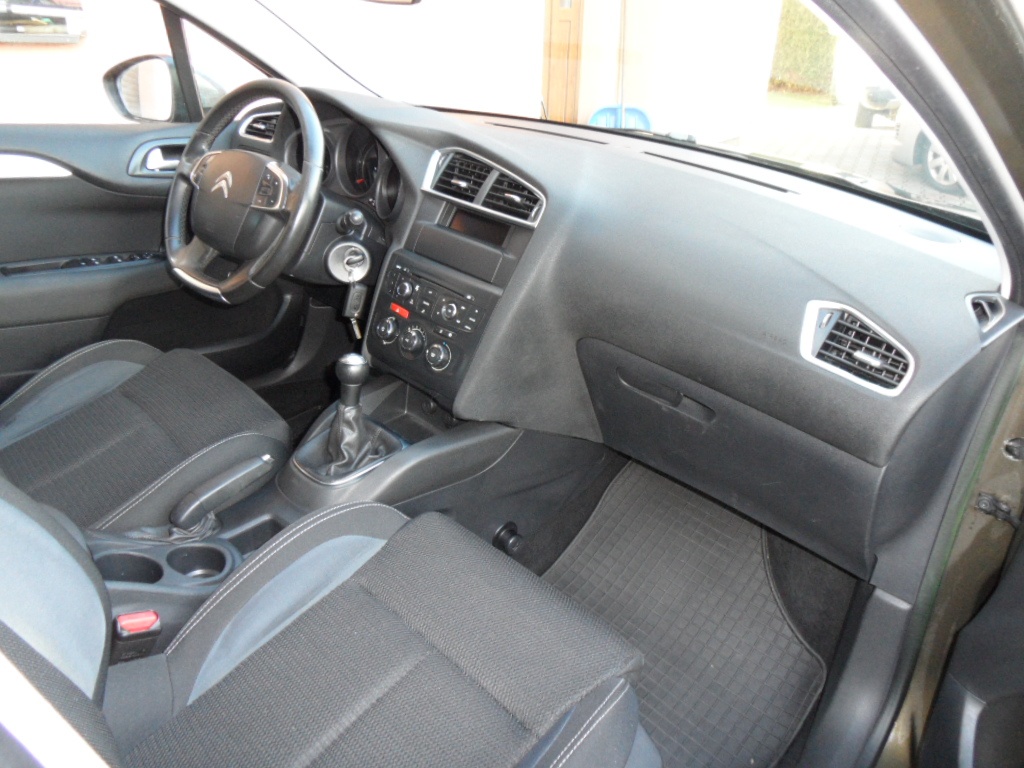 Citroen C4 1.6 HDi,66kw,1.maj.zak v ČR,naj.114000km - 15