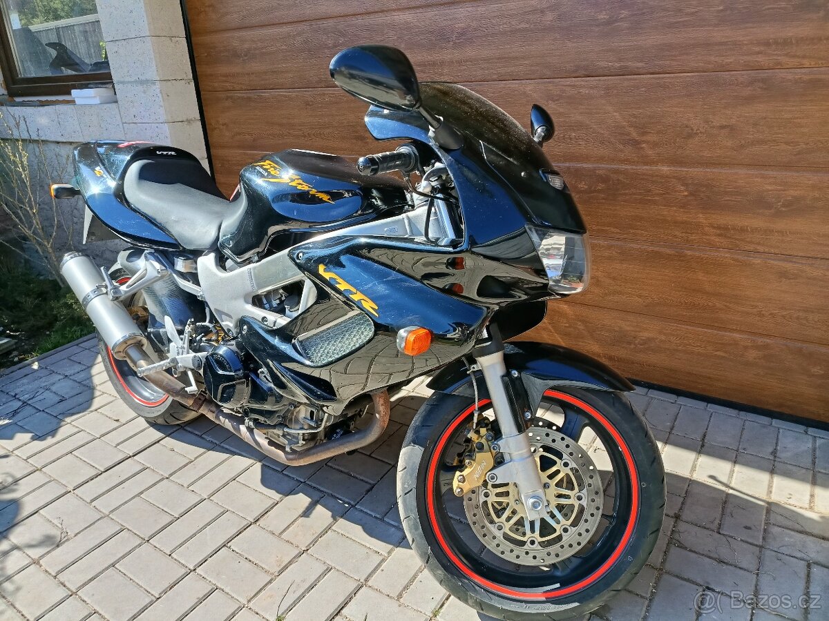 Honda vtr 1000 - 15