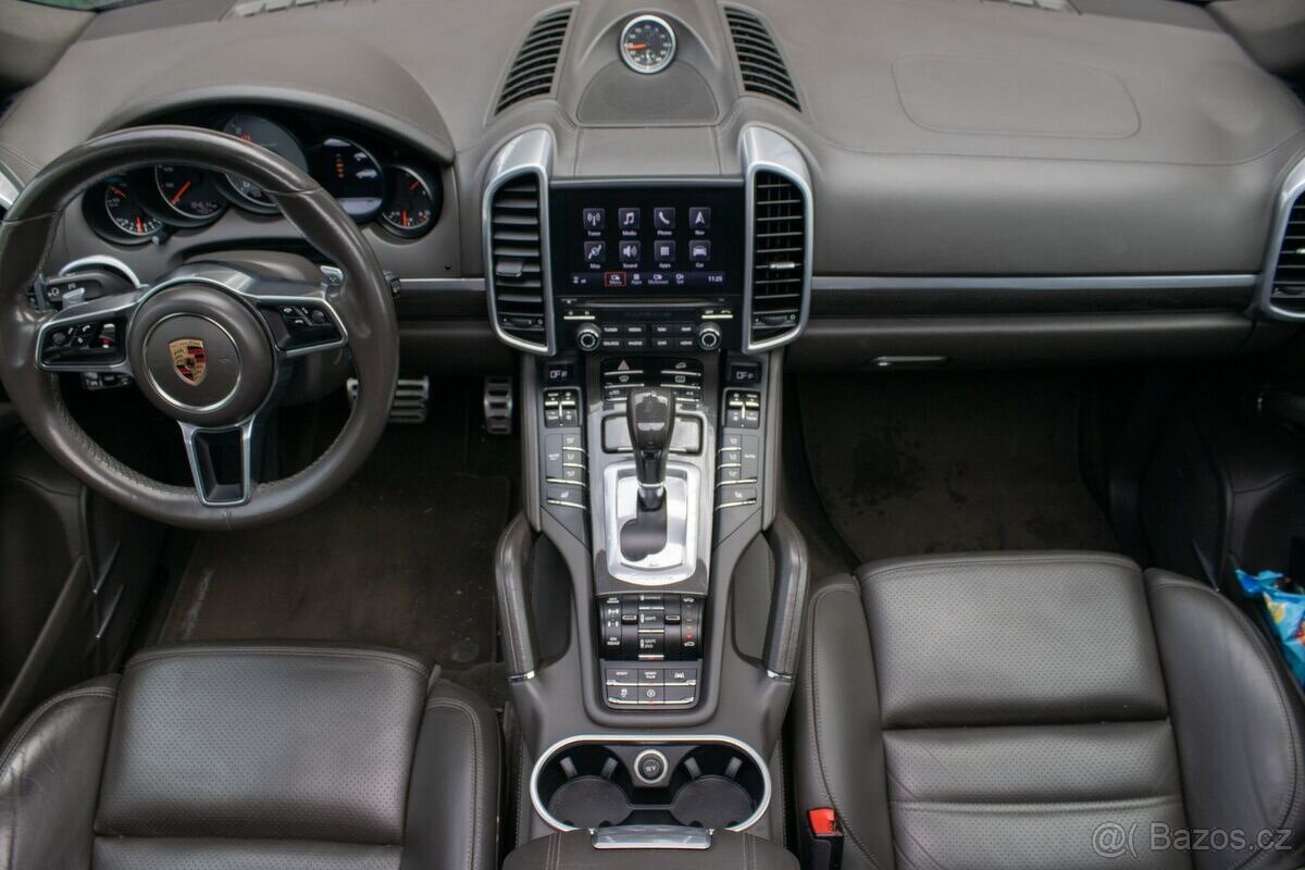 Porsche Cayenne S Diesel / 283kW / A8 / 2017 - 15