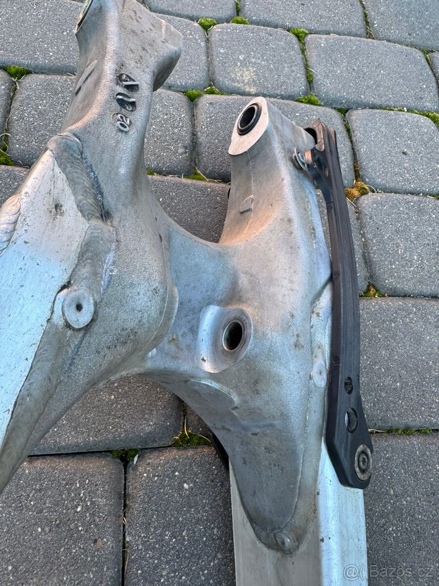 Kyvná vidlice zavěšení kyvka kolo Yamaha YZF WRF YZ - 15