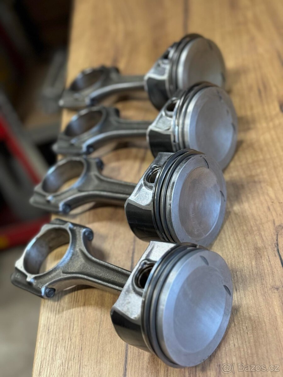 VW Scirocco 2.0 R TSI 195 kw, 2010, manuál - 15