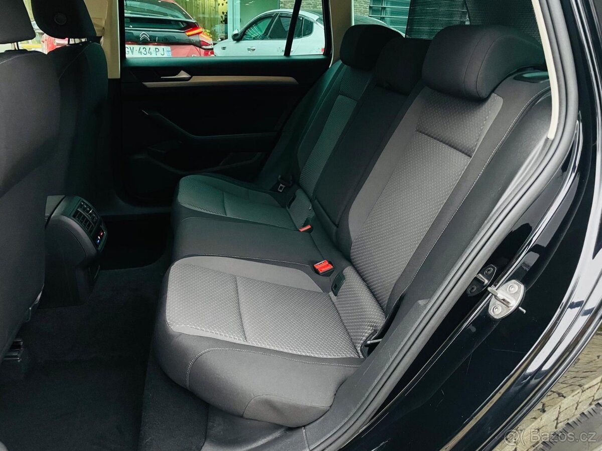 Volkswagen Passat 2.0TD 2019 AUT LED SENZORY VÝHŘEV SERVISKA - 15