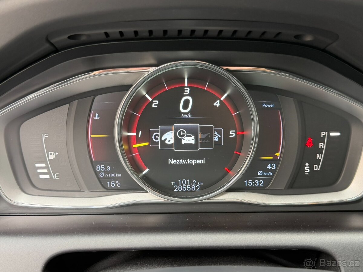 Volvo XC60 D5 AWD R-Design - 15