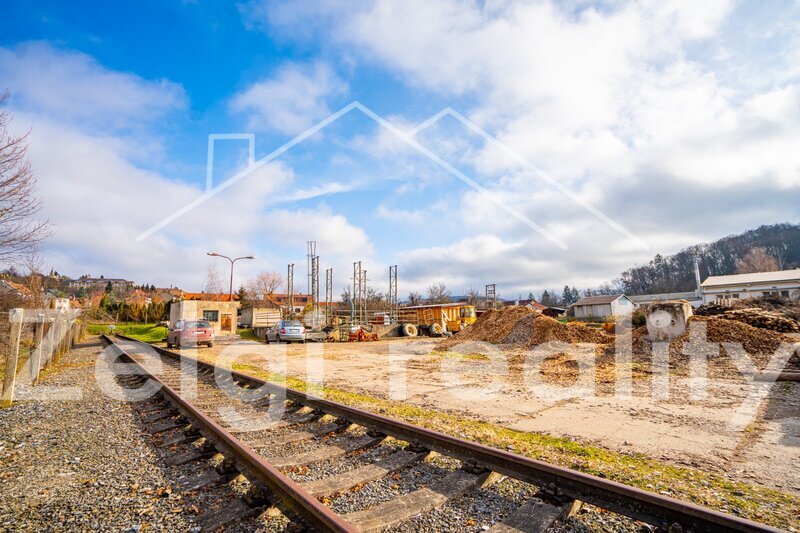 Strategická akvizice: Dva propojené průmyslové areály s vlas - 15