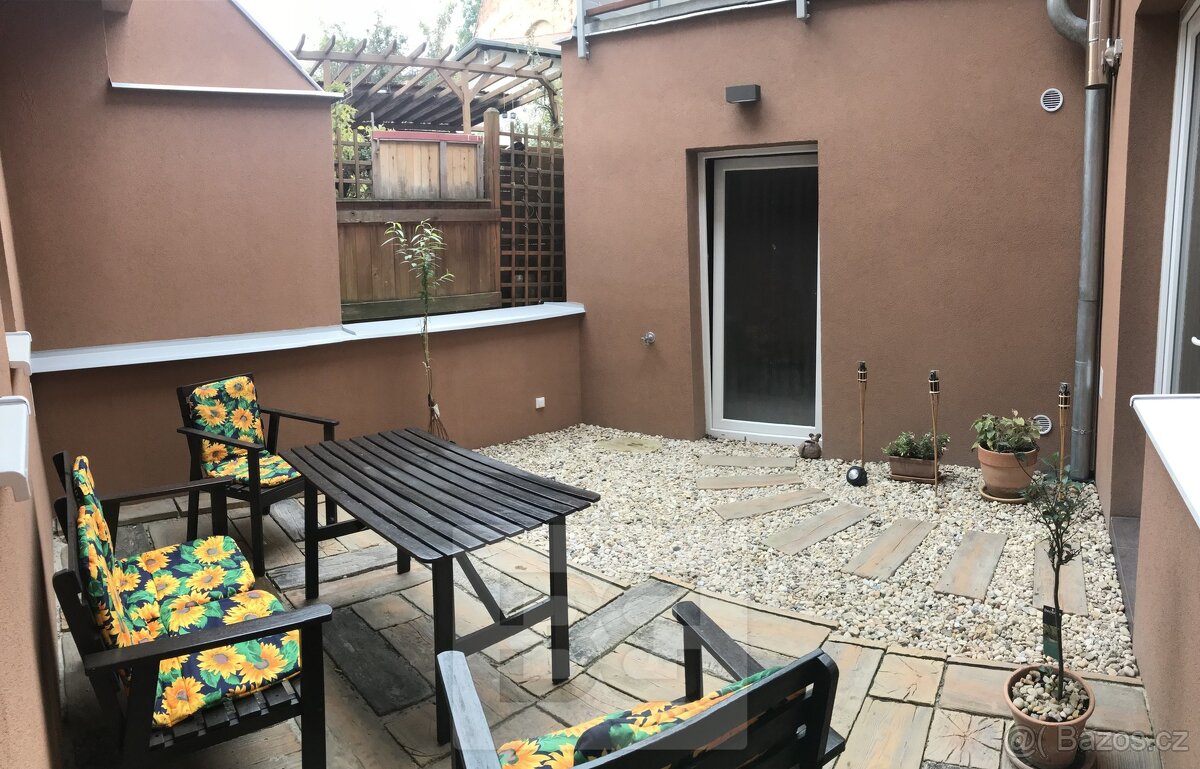 Pronájem zrekonstruovaného bytu 3+kk ve vynikající lokalitě - 15